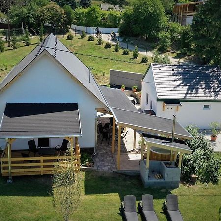 Borkuti Panzio Es Apartman Balatonszárszó Exterior foto