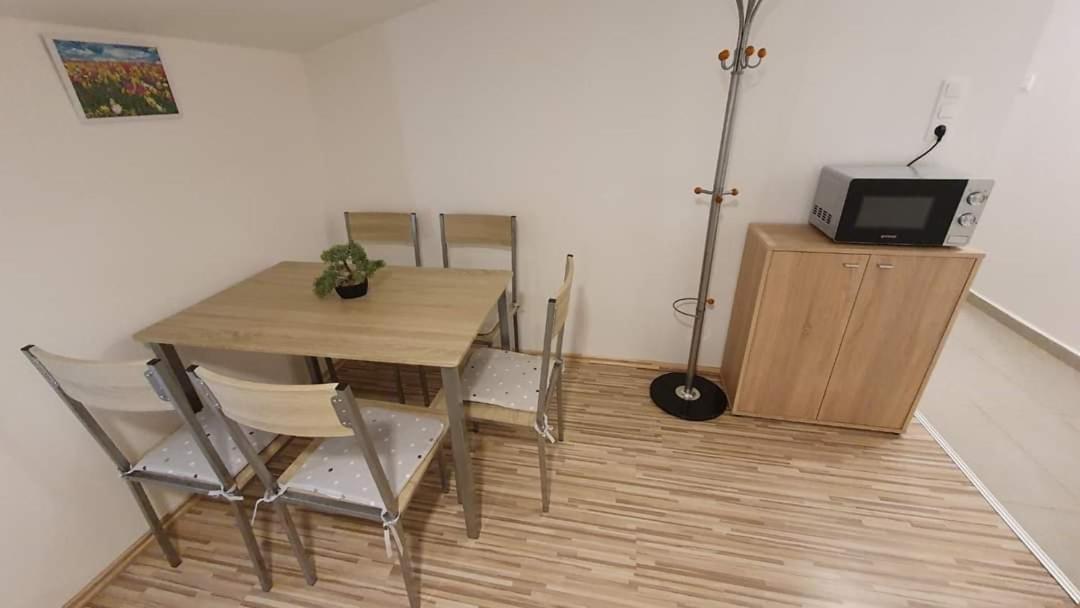 Borkuti Panzio Es Apartman Balatonszárszó Exterior foto